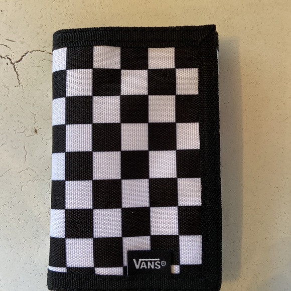 Vans velcro checkered wallet. Never used. Excellent condition. - Picture 2 of 6